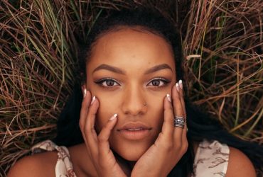 Quando você pensa muito em uma pessoa ela sente? Atrai ela?