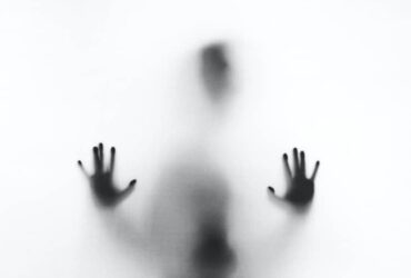 13 Sinais de Espíritos Obsessores: Sintomas Perigosos Revelados