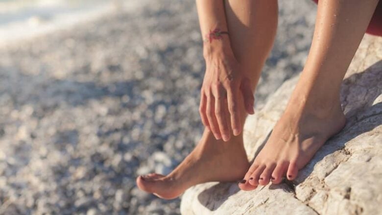 Sola do Pé Coçando e Significado Espiritual: 9 Superstições