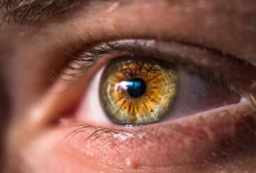 8 Superstições da Pálpebra Tremendo: É um mau sinal espiritual?