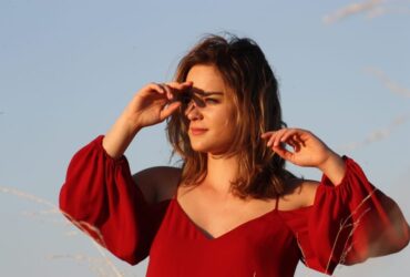 Cor Vermelha e Seu Significado Espiritual: Claro, Escuro e Mais!