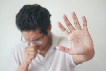 Engasgar com Saliva: Significado Espiritual Atualizado