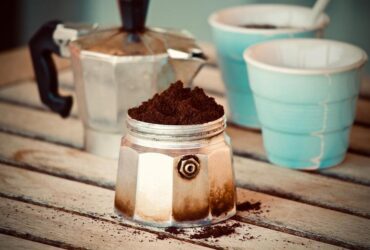 7 Simpatias do Pó de Café Para Pessoa Sumir Agora