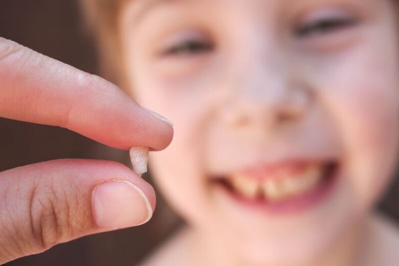 Sonhar Arrancando o Próprio Dente Com a Mão: 9 Significados - Luz dos Anjos