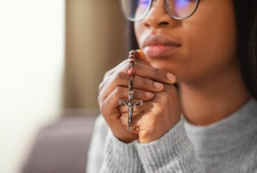 Como Benzer a Si Mesmo? Mau Olhado, Inveja e Proteção