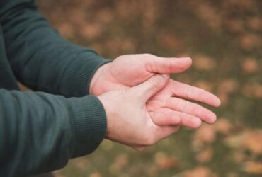 Mãos Descascando e Machucadas: Significado Espiritual