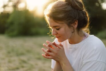 Como Trabalhar Minha Espiritualidade Sozinha? 7 Maneiras!